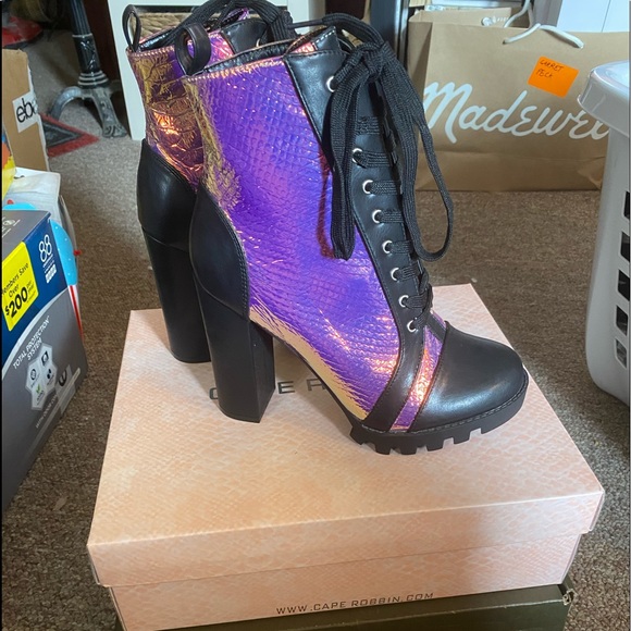 NEW WITH BOX Cape Robbins Blood Thirst Boots - Picture 8 of 14